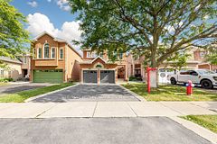 32 Hillpath Crescent, Brampton, ON L6Z 4T9