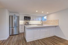 402 Jane Street, Toronto, ON M6S 3Z5