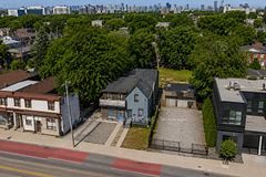318 Dufferin Street, Toronto, ON M6K 1Z6