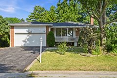 2145 Sunnyvale Drive, Oakville, ON L6L 1W6