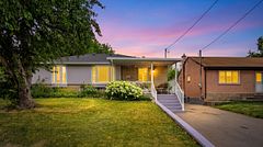 3287 Michaud Avenue, Mississauga, ON L4T 1P8