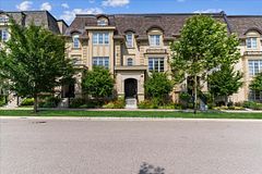 257 Hanover Street, Oakville, ON L6K 0H3