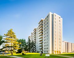 50 Lotherton Pathway S 1115, Toronto, ON M6B 2G8