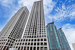 30 Elm Drive W 807, Mississauga, ON L5B 0N6