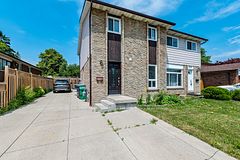 937 Blairholm Avenue Upper, Mississauga, ON L5C 1G5