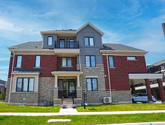 9 Crown Gate, Oakville, ON L6M 0W8