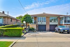 25 Larchwood Road, Toronto, ON M3N 1B5