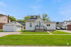 2386 Sovereign Street, Oakville, ON L6L 1L8