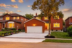 2083-2085 Golden Briar Trail, Oakville, ON L6H 4N5