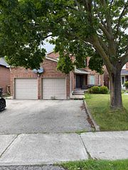 5106 Fairwind Drive, Mississauga, ON L5R 2N8