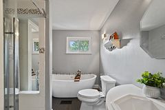 1440 Leda Avenue, Mississauga, ON L5G 4B7