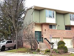 1135 Mccraney Street E 9, Oakville, ON L6H 3A3