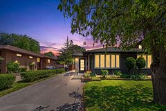 3 Hartland Road MAIN, Toronto, ON M9C 4S9