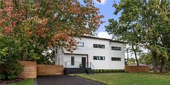 5427 ANTHONY Place, Burlington, ON L7L 3G9