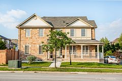 689 Ambroise Crescent N, Milton, ON L9T 0M4
