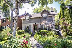 44 Indian Road Crescent, Toronto, ON M6P 2G1