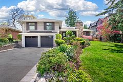 64 Ravensbourne Crescent, Toronto, ON M9A 2A8