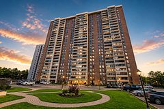18 Knightsbridge Road 1411, Brampton, ON L6T 3X5