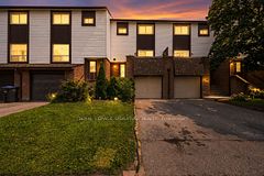 1221 Dundix Road 132, Mississauga, ON L4Y 3Y9