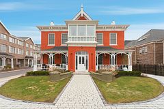 1982 Barber House Lane, Mississauga, ON L5M 2G9