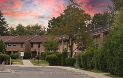 2605 Woodchester Drive 50, Mississauga, ON L5K 2E3
