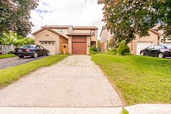 4040 Silverhaze Road, Mississauga, ON L4W 3K1