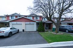 87 Carisbrooke Court 87, Brampton, ON L6S 3K1