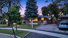 18 Spencely Court, Toronto, ON M9P 1N5