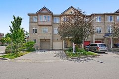 7035 Rexwood Road 194, Mississauga, ON L4T 4M6