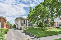 1728 Pickmere Court, Mississauga, ON L4X 1Z4