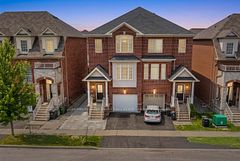 18 Mary Chapman Boulevard, Toronto, ON M9M 0B2