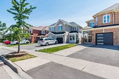 9 Parisian Road, Brampton, ON L6P 2T1