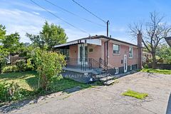 8 Turks Road, Toronto, ON M3L 1S7