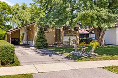 25 Hardwick Court, Toronto, ON M9C 4G5