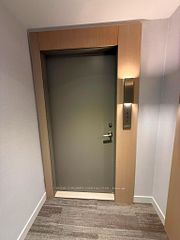 15 Skyridge Drive 2810, Brampton, ON L6P 3S1