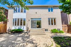 2116 Blackforest Crescent, Oakville, ON L6M 4T6