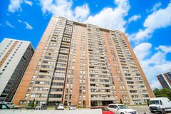 18 Knightsbridge Road 1604, Brampton, ON L6T 3X5