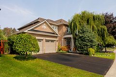 40 Maldives Crescent, Brampton, ON L6P 1L3