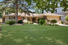 39 Grovetree Road, Toronto, ON M9V 2Y4