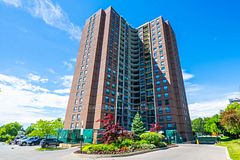 61 Richview Road 1401, Toronto, ON M9A 4M8