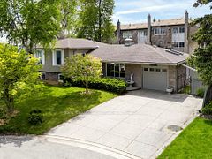 2094 Water's Edge Drive, Oakville, ON L6L 1A4