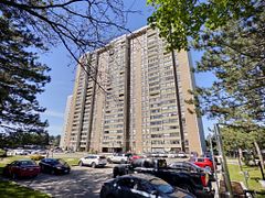 18 Knightsbridge Road 1812, Brampton, ON L6T 3X5
