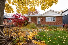 34 Dunning Crescent, Toronto, ON M8W 4S8