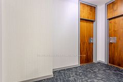 33 Elm Drive W, Mississauga, ON L5B 4M2