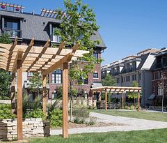 38 EARLINGTON Avenue 305, Toronto, ON M8X 0B6