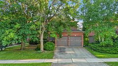 2040 Markle Drive, Oakville, ON L6H 3T3