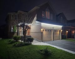 3696 Waterfall Crescent, Mississauga, ON L5N 8G8