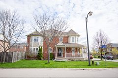 221 Prosser Circle, Milton, ON L9T 0P6