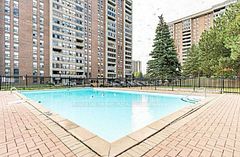 25 Kensington Road 1912, Brampton, ON L6T 3W8