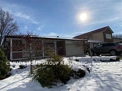820 Forestwood Drive Upper, Mississauga, ON L5C 1G7